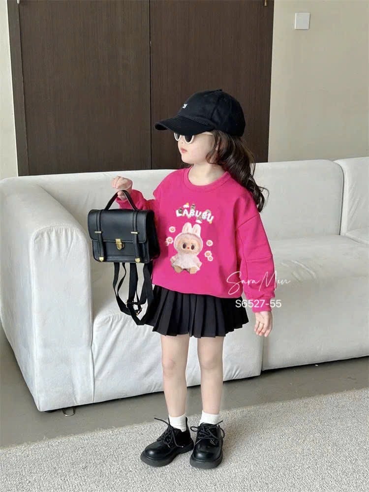 Set Sara Min áo da cá hồng Labubu - chân váy xếp li đen size 2 - 12y