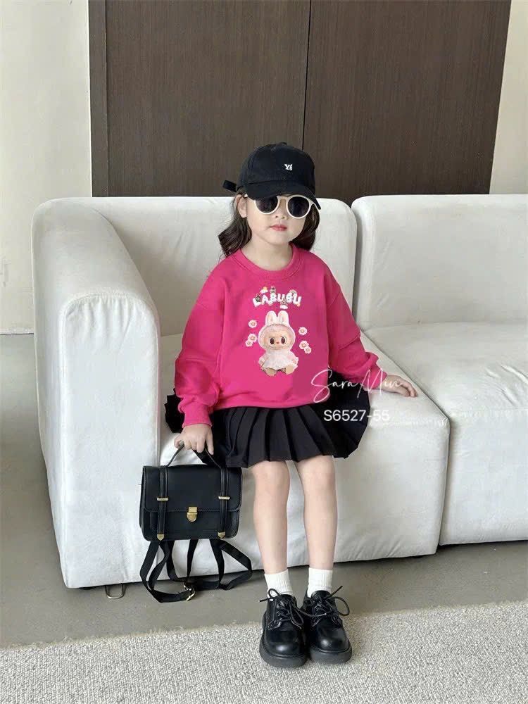 Set Sara Min áo da cá hồng Labubu - chân váy xếp li đen size 2 - 12y