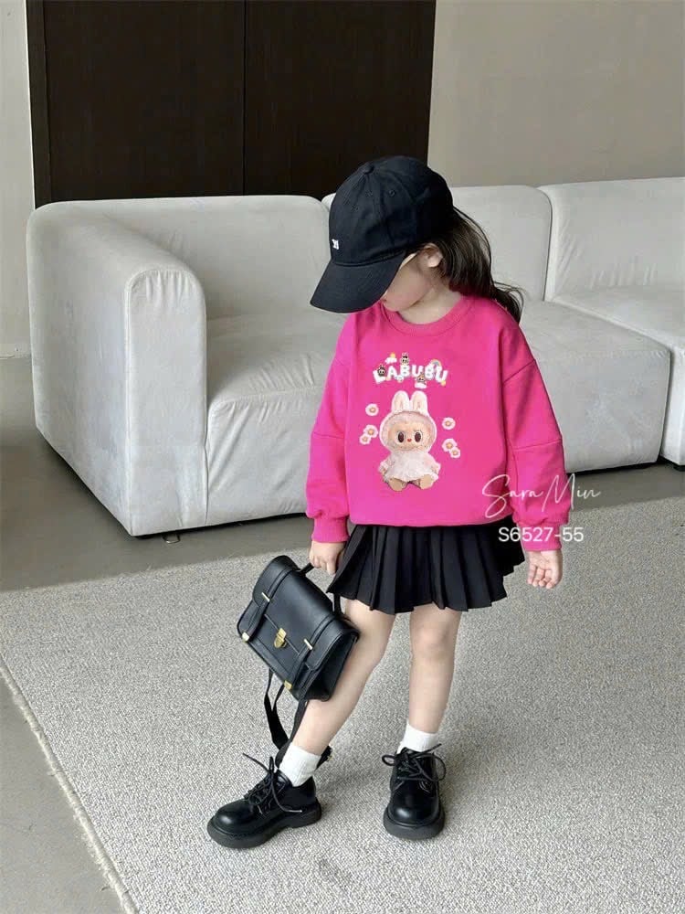 Set Sara Min áo da cá hồng Labubu - chân váy xếp li đen size 2 - 12y