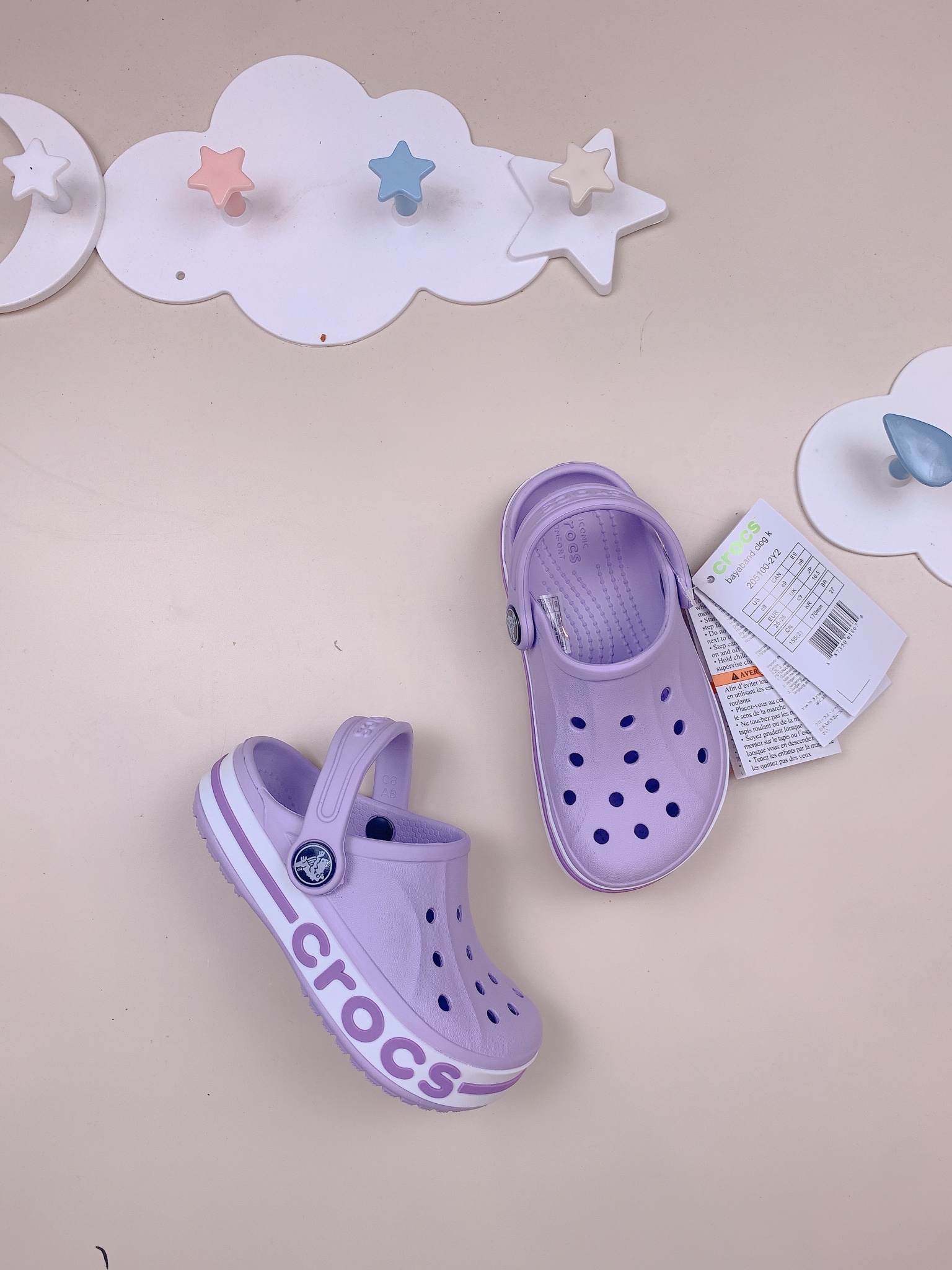 Sục Crocs Baya màu tím viền trắng BG