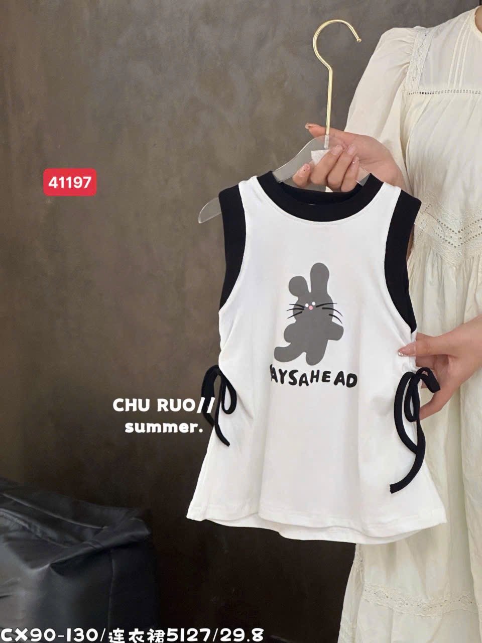 Váy cotton QC màu trắng viền đen hoạ tiết thỏ bé gái size 90-130