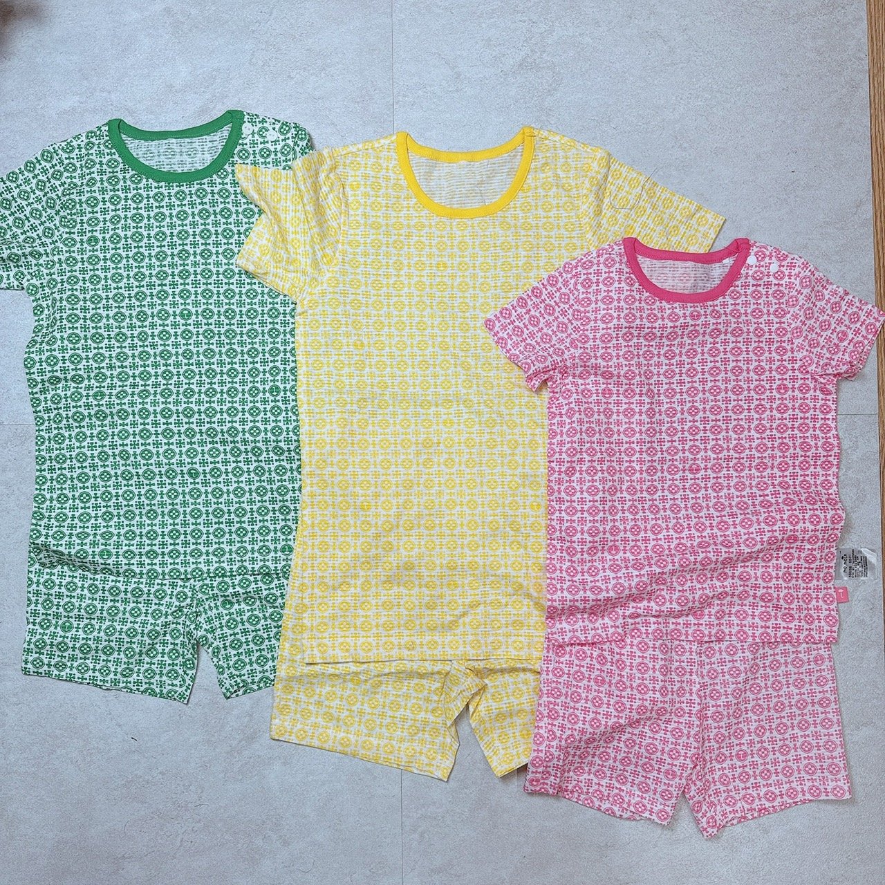 Bộ cotton giấy vải dư Hàn họa tiết tròn 3 màu cho bé size 80 - 130
