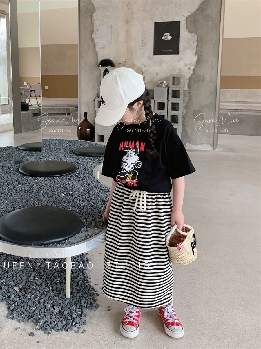 Set Sara Min áo cotton đen HuMan - chân váy dài kẻ ngang size 2-12y
