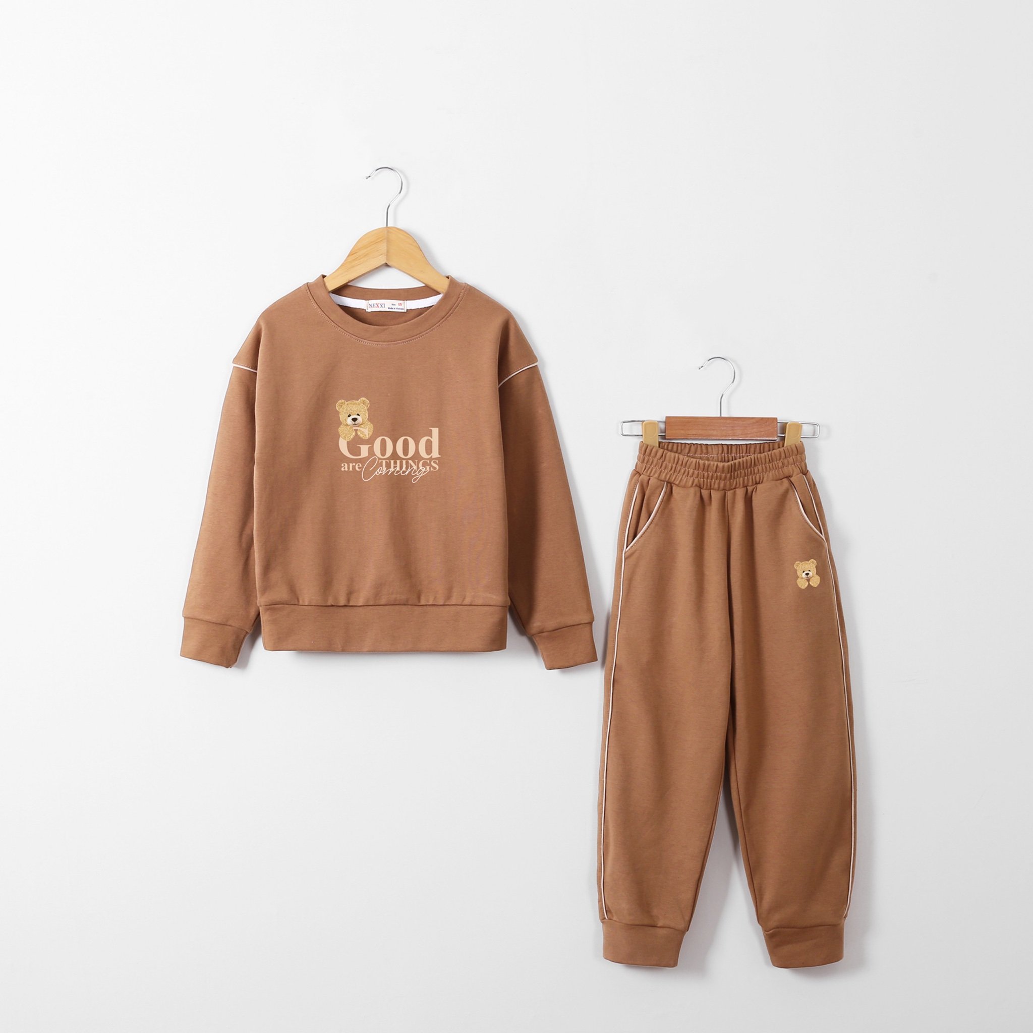 Bộ thun dày Nexxi hình gấu Good 2 màu be / nâu size 3 - 10y