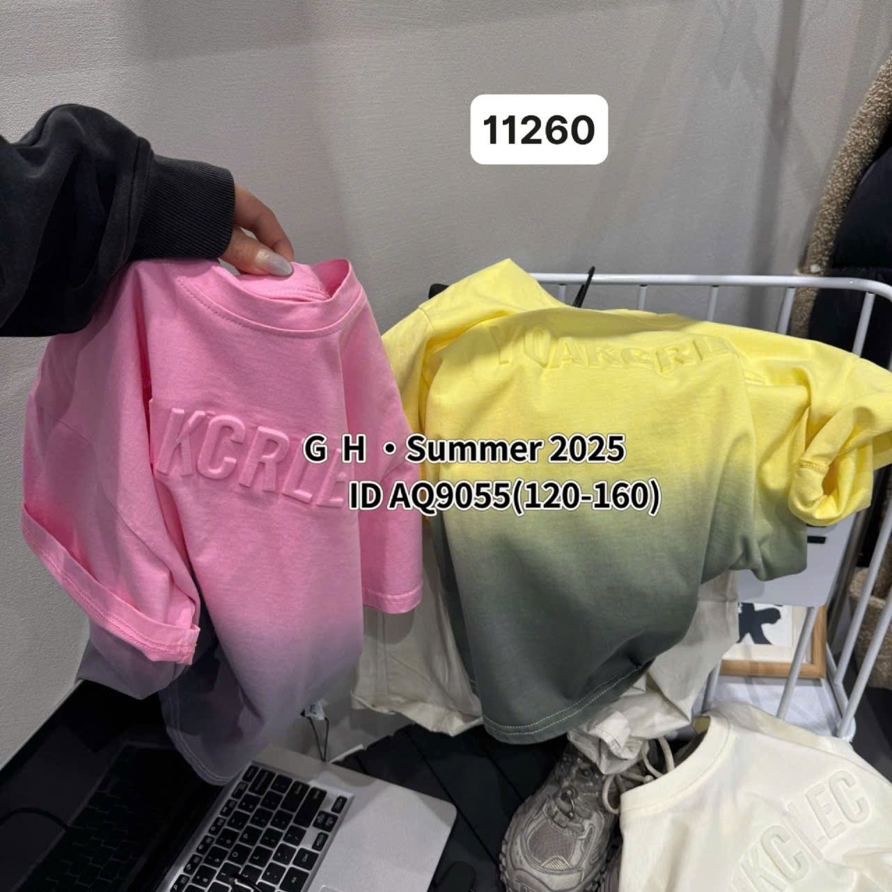 9055 - Áo thun QC dòng đại in chữ nổi nhiều màu cho bé size 120-160
