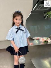 Bộ Melisa áo sơ mi cổ sen màu xanh + chân váy xếp ly đen size 2-12y