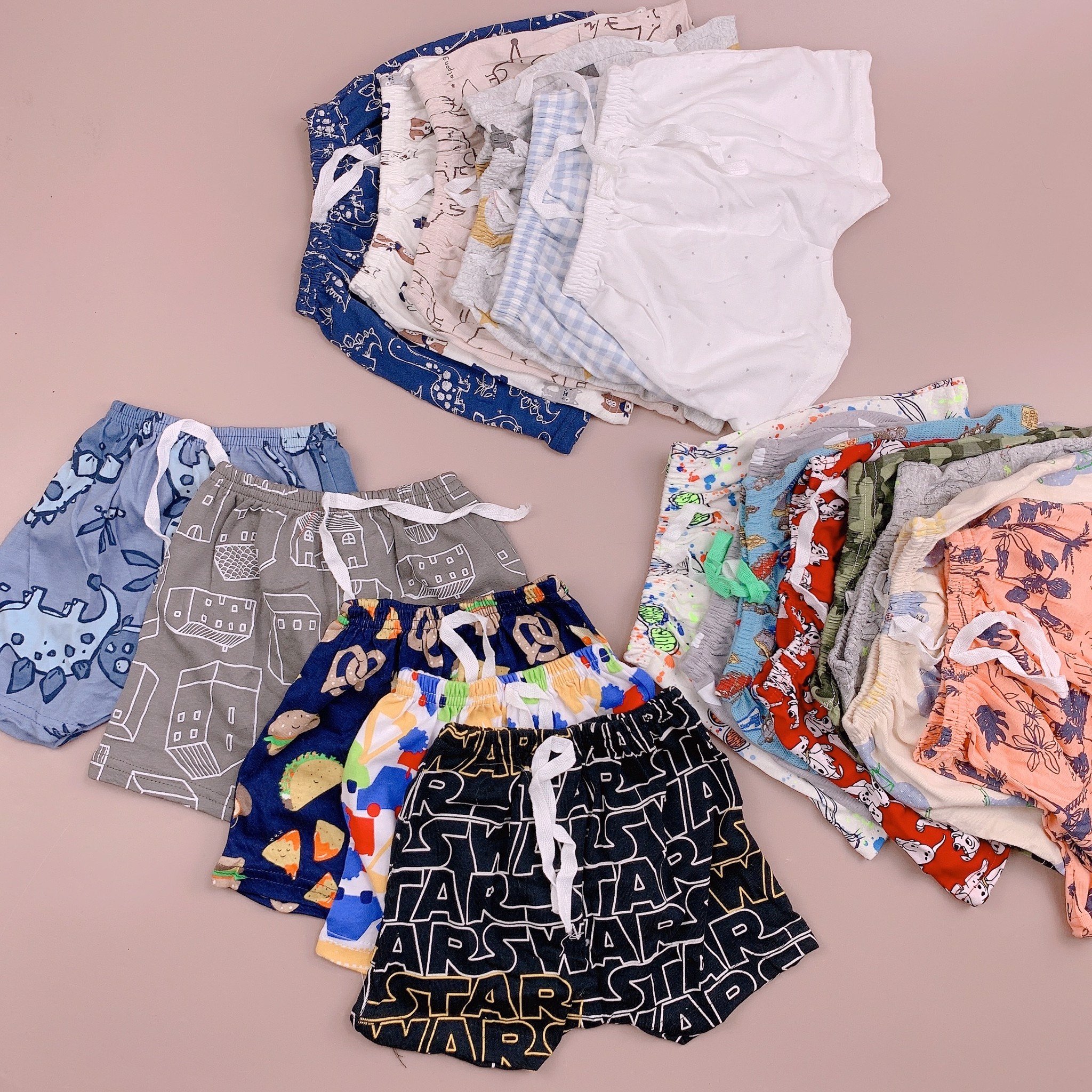 Quần đùi cotton vải dư nhiều hình BT size 1y ( hình ngẫu nhiên không chọn )