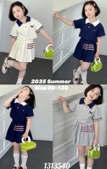 13135 - Set QC áo polo thêu ngực mèo + chân váy xếp ly nhiều màu bé gái size 90-130
