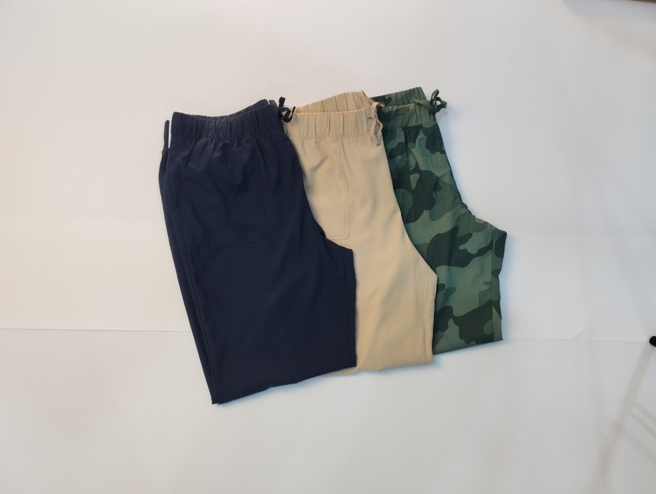 Quần gió Oldnavy dài bo gấu BTBG