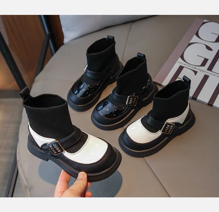 MQ - A31 - Boot cổ chun 2 màu đen / trắng size 26 - 36