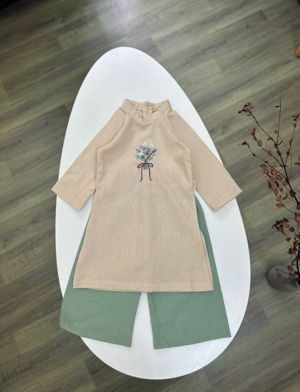 Áo dài linen Harifa thêu hoa ngực 5 màu Bé gái size 1 - 6y