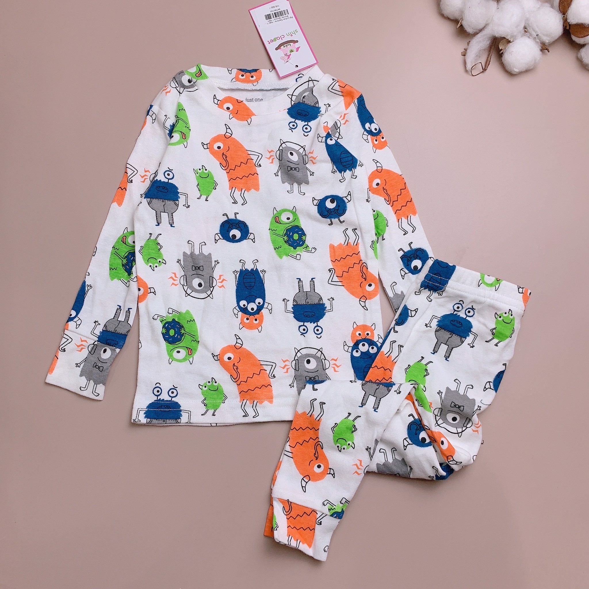 Bộ cotton Carters - màu trắng hình monter bánh donus