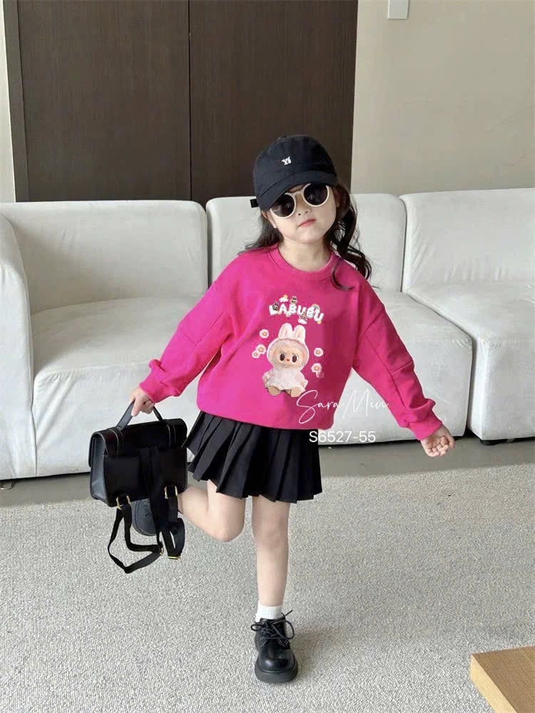 Set Sara Min áo da cá hồng Labubu - chân váy xếp li đen size 2 - 12y