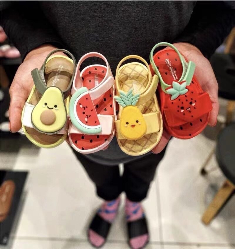 Sandal mini Melissa bé gái - hình quả dâu
