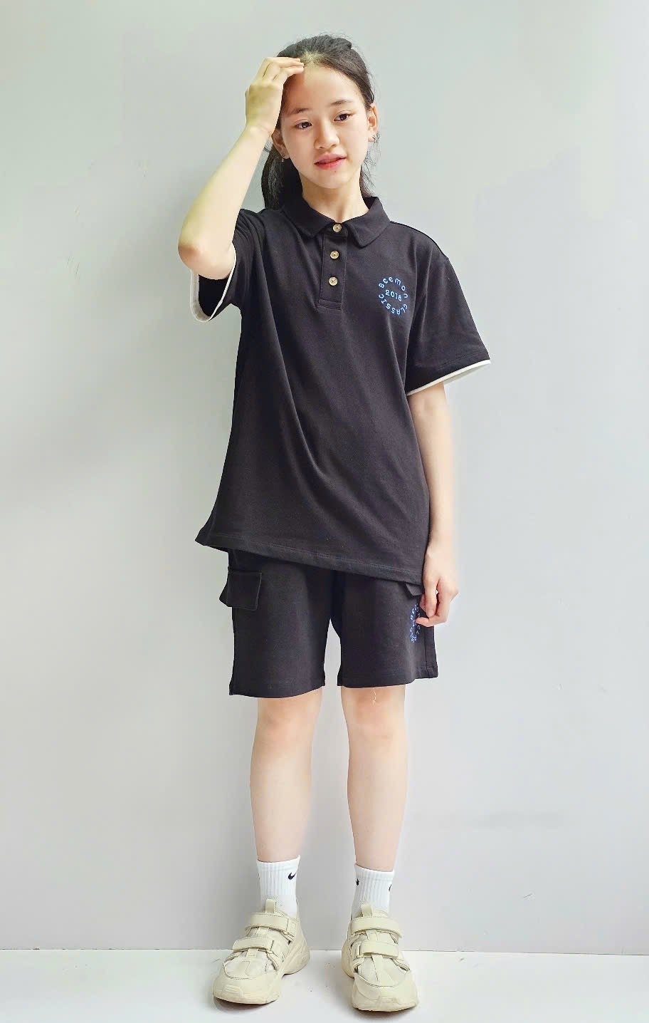 Bộ Polo cổ đức cotton Bee Mon 2 màu đen/be cho bé size 120-160