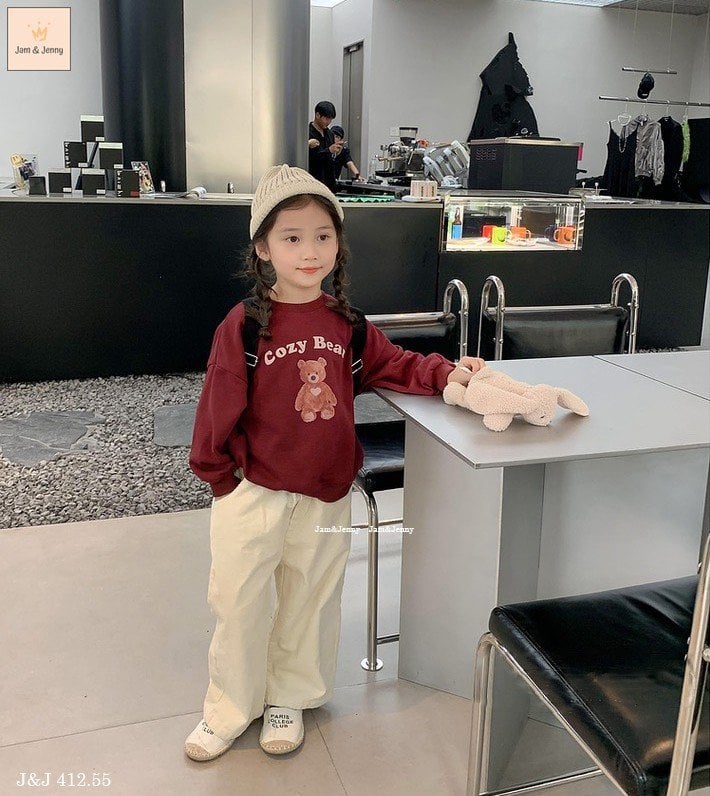 Bộ Jam&Jenny áo da cá đỏ mận hình gấu Cozy Bear - quần baggy thô màu be size 2 - 12y