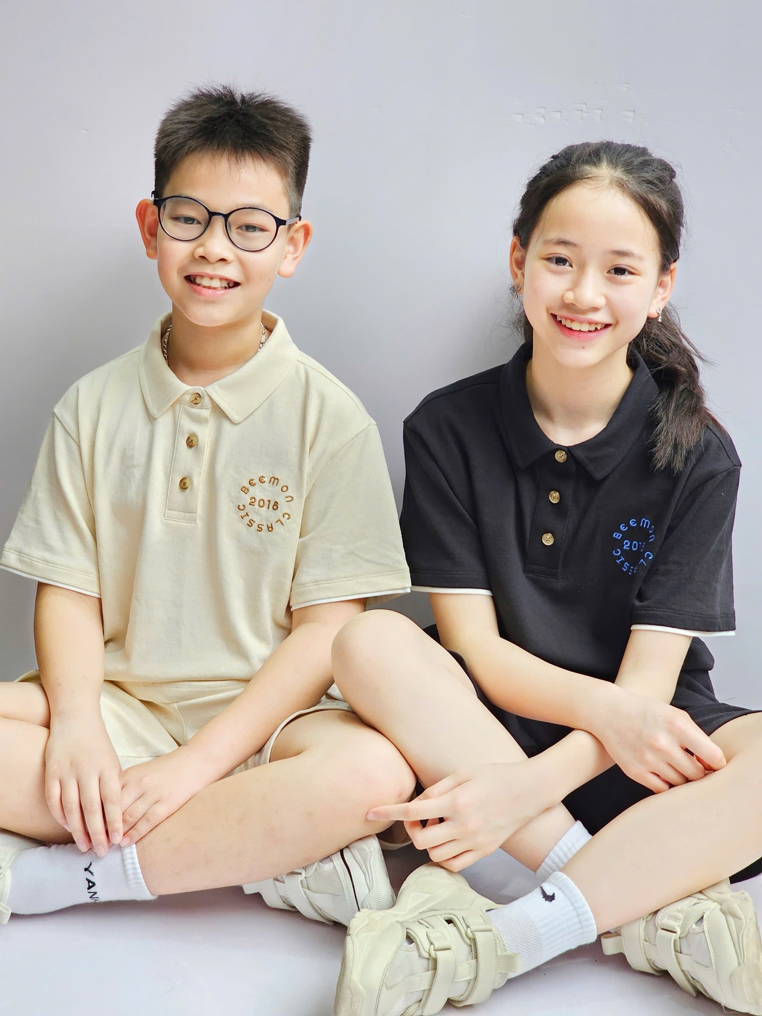 Bộ Polo cổ đức cotton Bee Mon 2 màu đen/be cho bé size 120-160