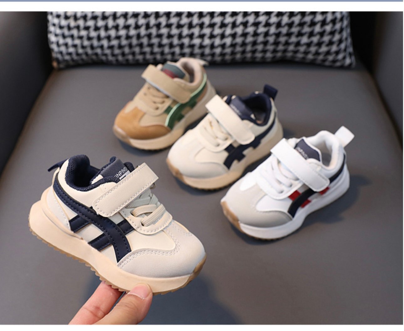 8925 - Giày thể thao siêu nhẹ nhiều màu cho bé size 21-30