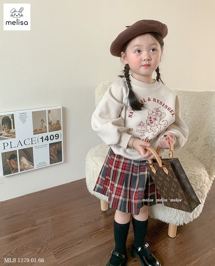 Bộ Melisa áo da cá đen tuần lộc / be cún  - chân váy kaki liền quần kẻ đỏ size 2 - 12y