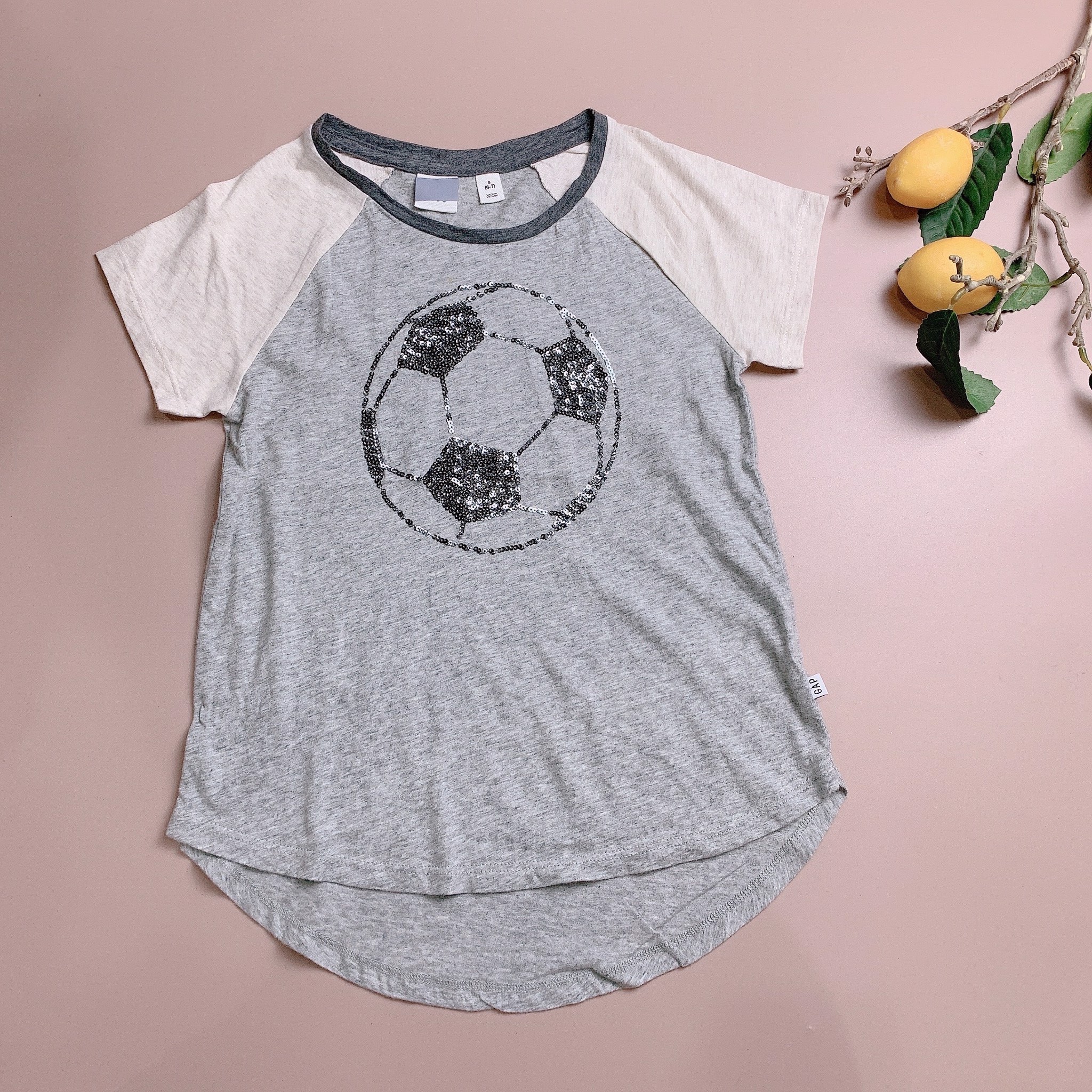 Áo cotton Gap - Ghi quả bóng phối tay be