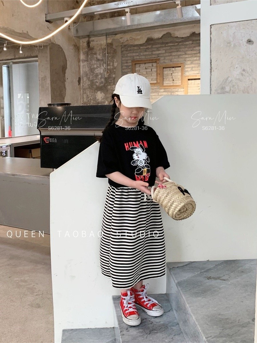 Set Sara Min áo cotton đen HuMan - chân váy dài kẻ ngang size 2-12y