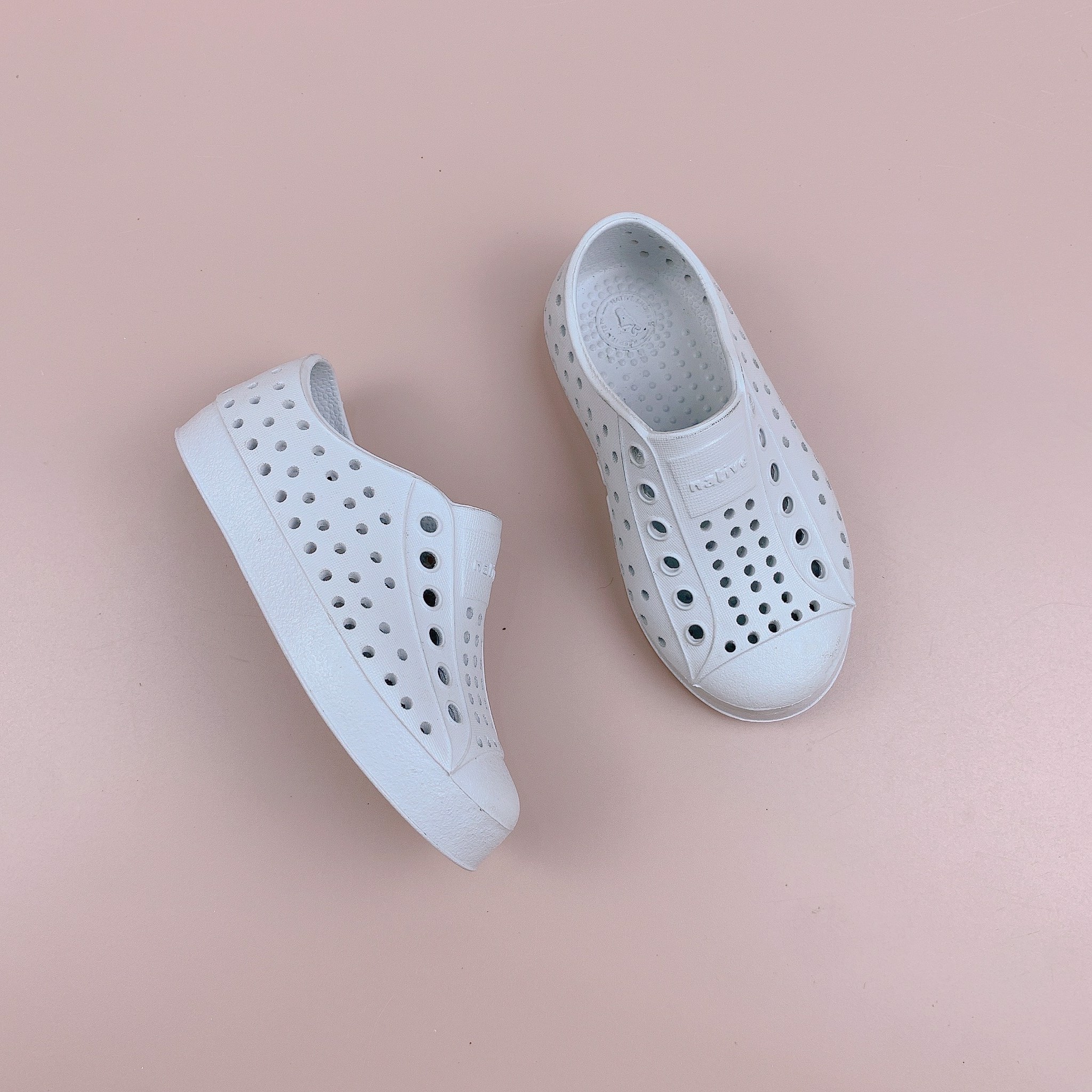 Giày Native bảng màu pastel 2