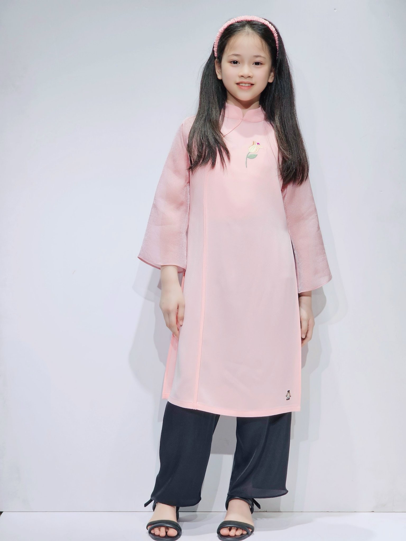 Áo dài Bee Mon thêu hoa Tulip hồng đậm / hồng nhạt size120 - 160 ( kèm bờm )