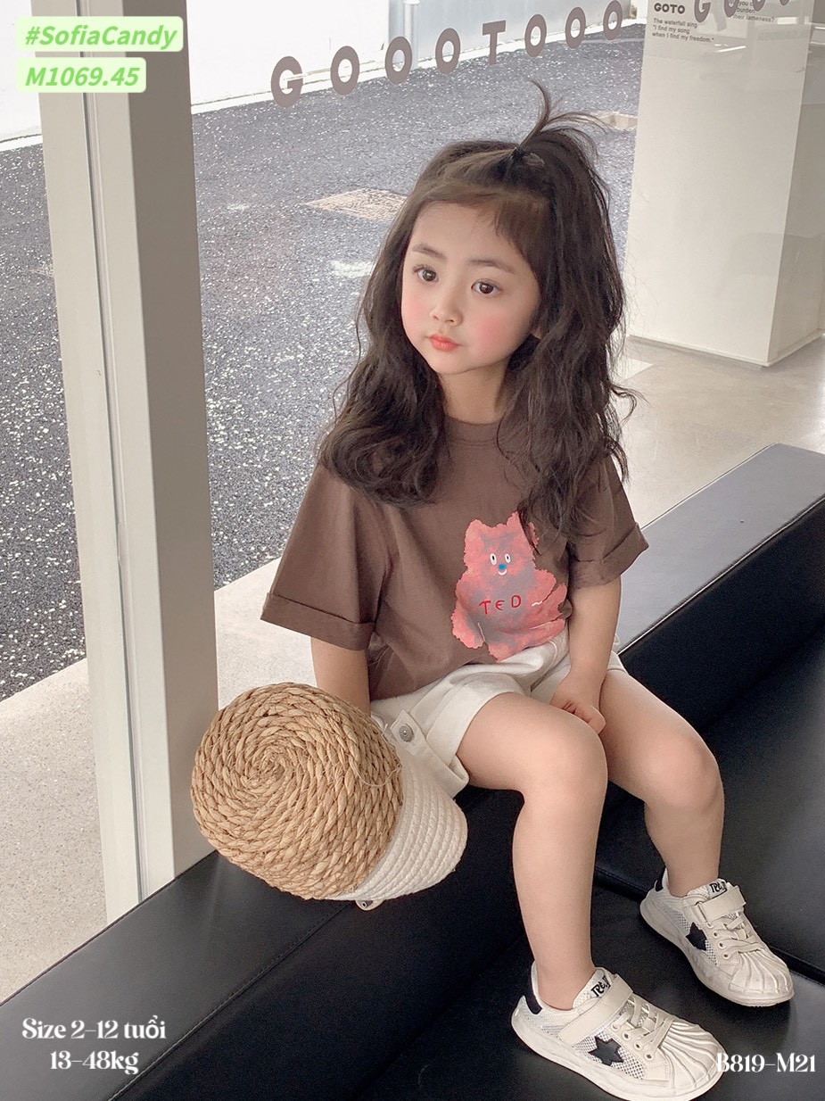 Bộ Mia Kids áo cotton màu nâu in gấu Ted - quần short kaki màu kem 2 - 11y