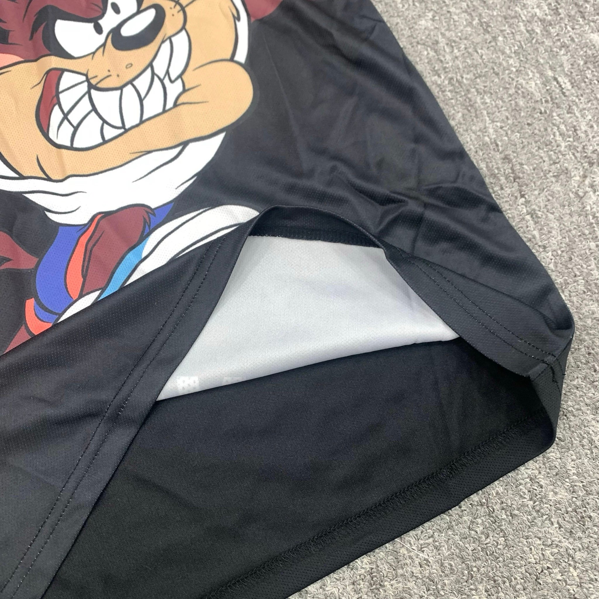 Áo thể thao cổ tim HM màu đen Slam size 2 - 8y