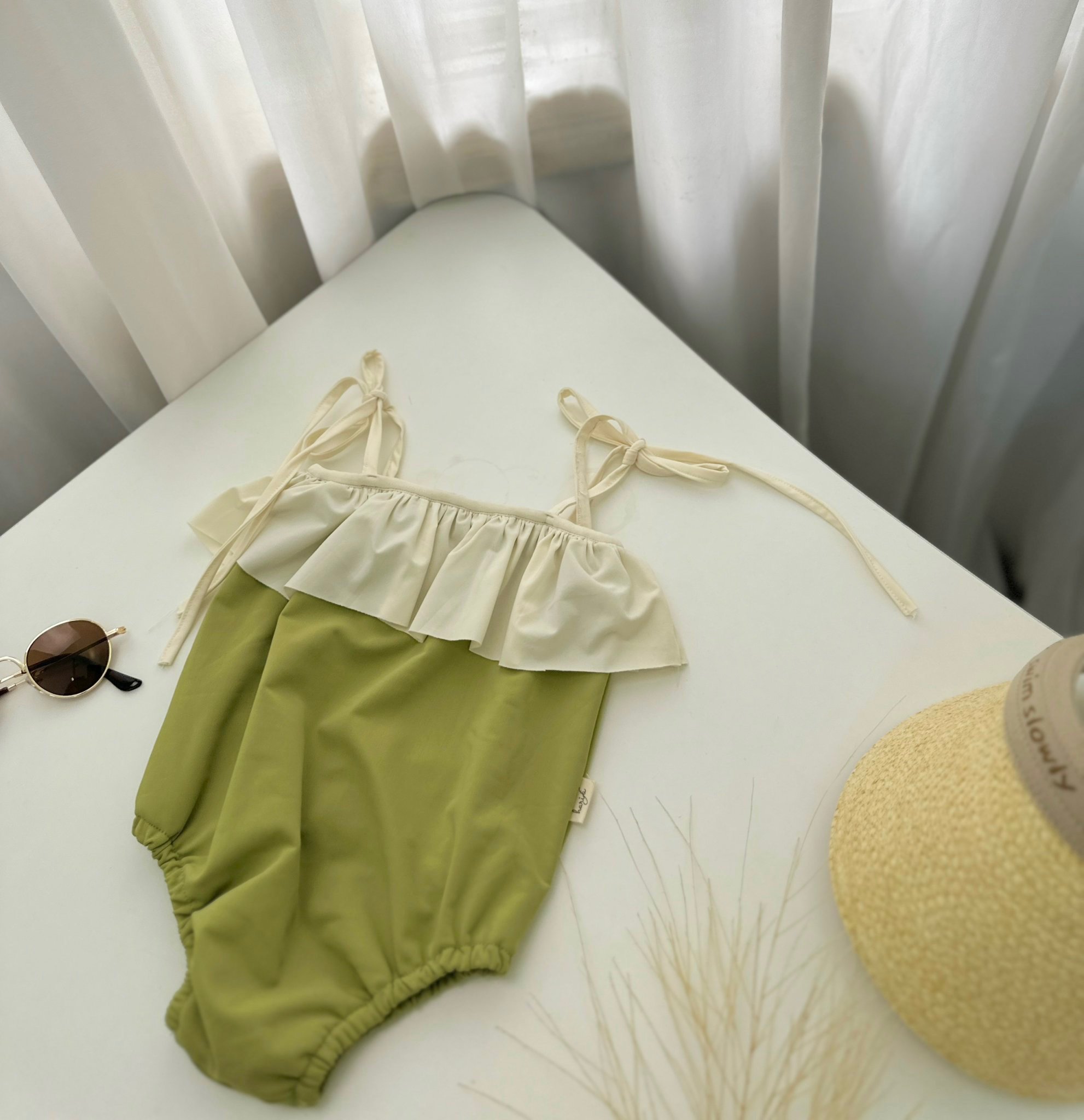 Bộ bơi liền Harifa buộc nơ vai bèo ngực 4 màu size 3m - 6y