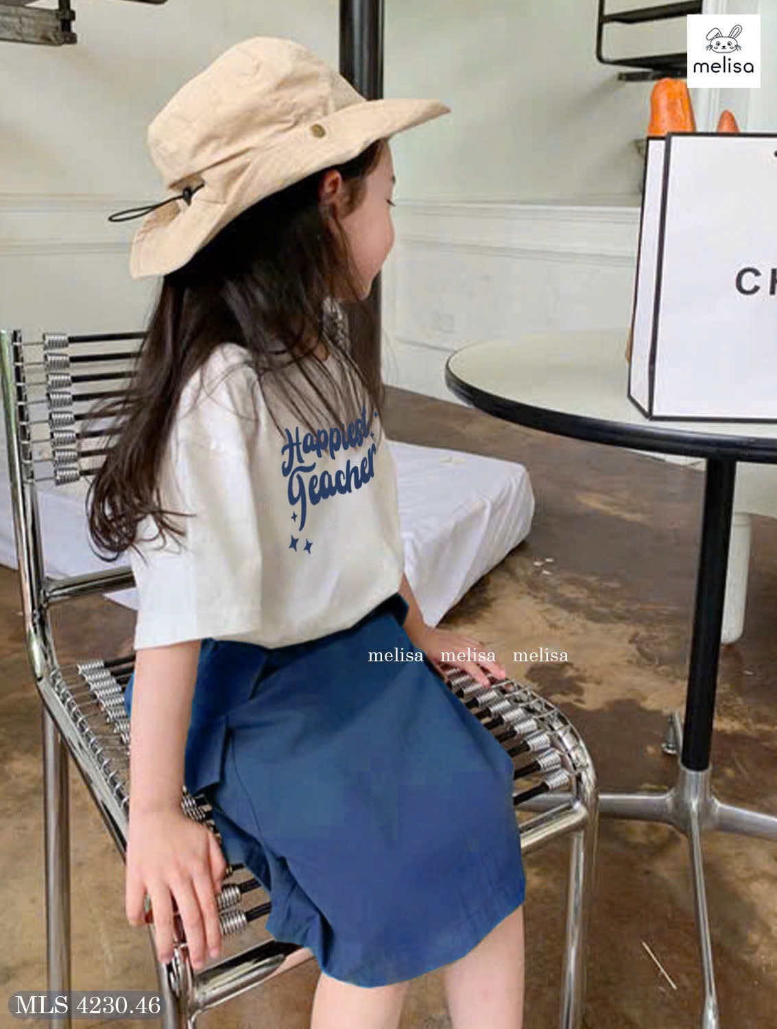 MLS 4230 - Bộ Melisa áo trắng chữ xanh Happiest Teacher - chân váy xanh size 6 - 12y