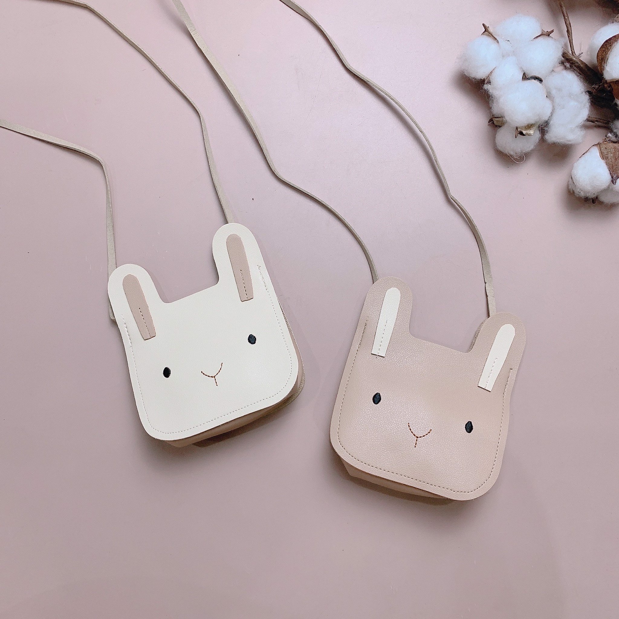 Túi xách hình thỏ 2 màu hồng/be - kích thước 12*11*5cm