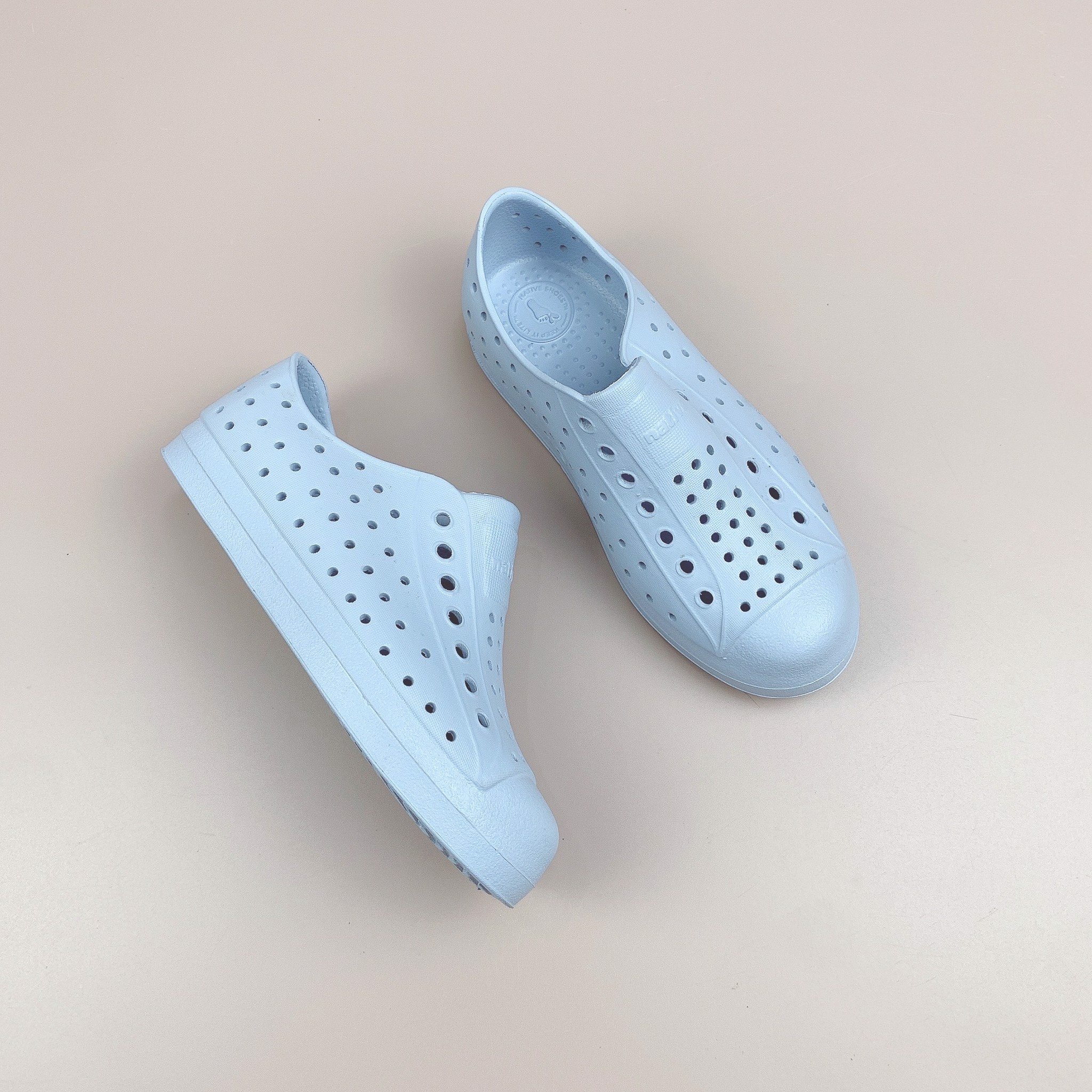 Giày Native bảng màu pastel 1