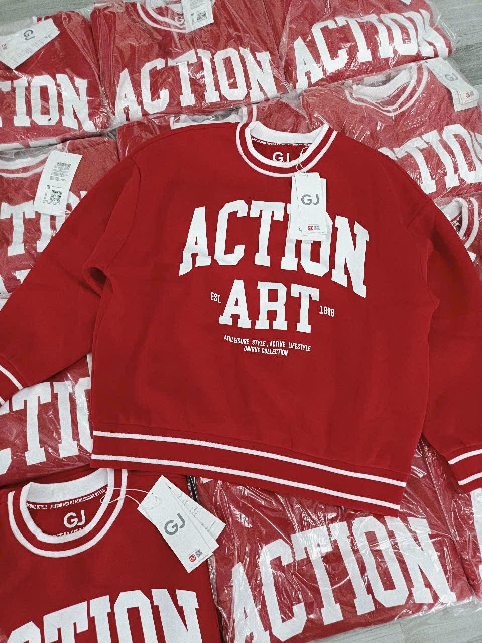Áo nỉ bông GGJJ màu đỏ Action Art dòng đại bé gái size 6-14y