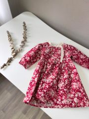 Váy linen Harifa hồng đỏ hoa nhí cổ viền ren