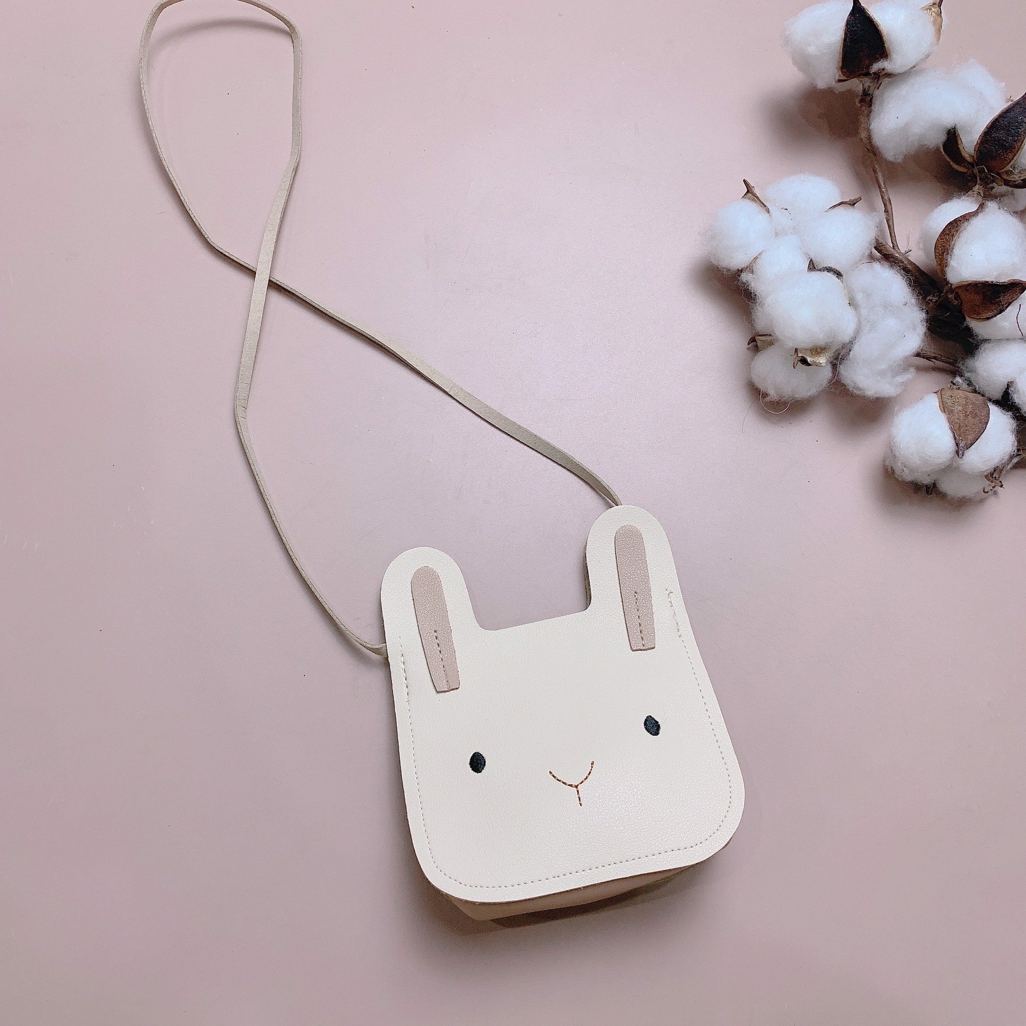 Túi xách hình thỏ 2 màu hồng/be - kích thước 12*11*5cm