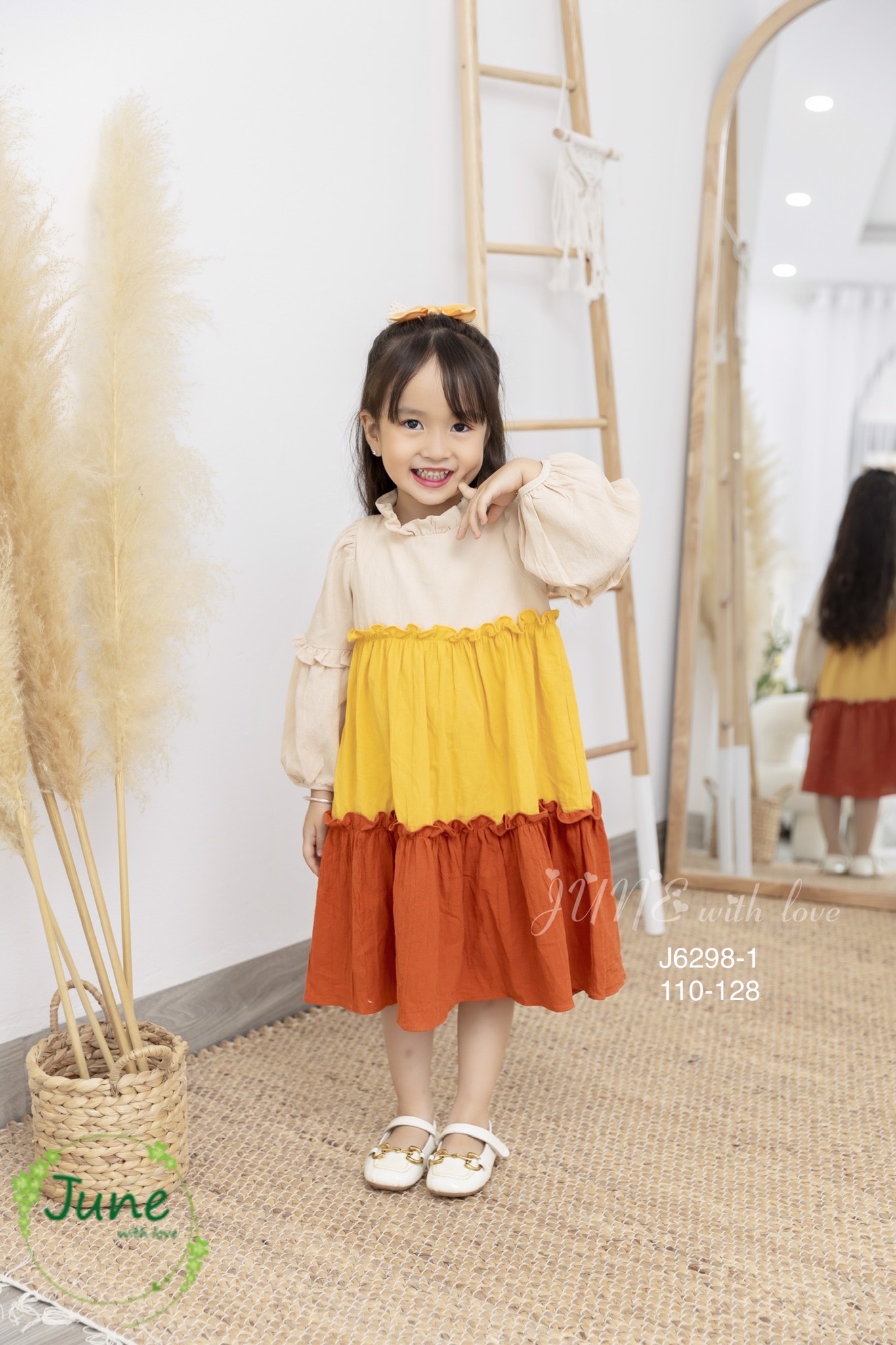 Váy thô đũi June with love dài tay phối tầng 3 màu cổ bèo