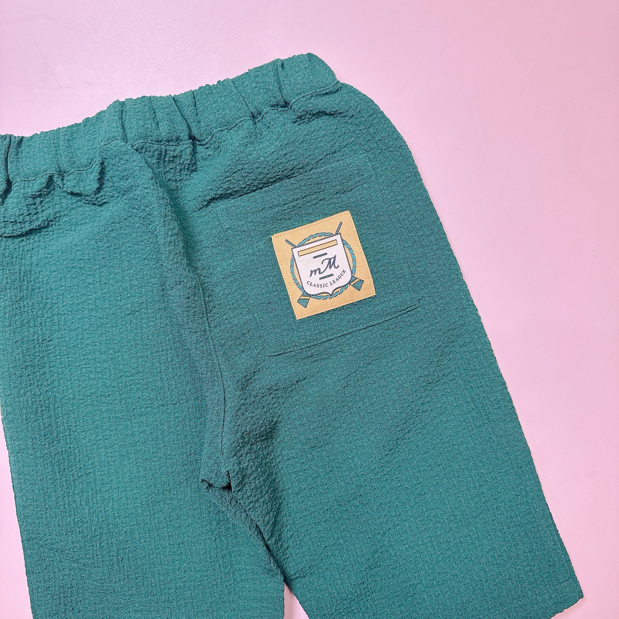 Quần lửng Moimoln xuất Hàn màu rêu vải thô nhăn cho bé size 100-130
