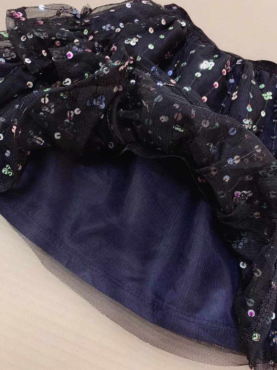 Set Leigh Tuker áo nhung đen - chân váy voan kim sa size 3 - 11y