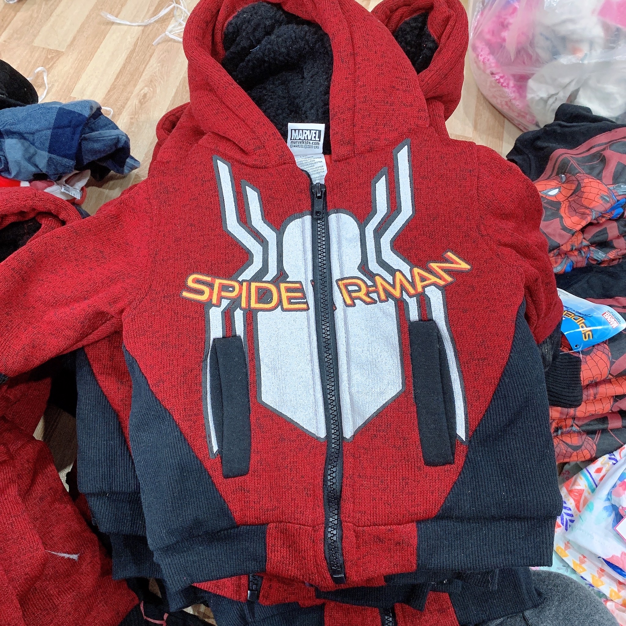Áo khoác nỉ trần bông spiderman đỏ đen