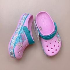 Sục Crocs màu hồng đuôi cá quai xanh BG