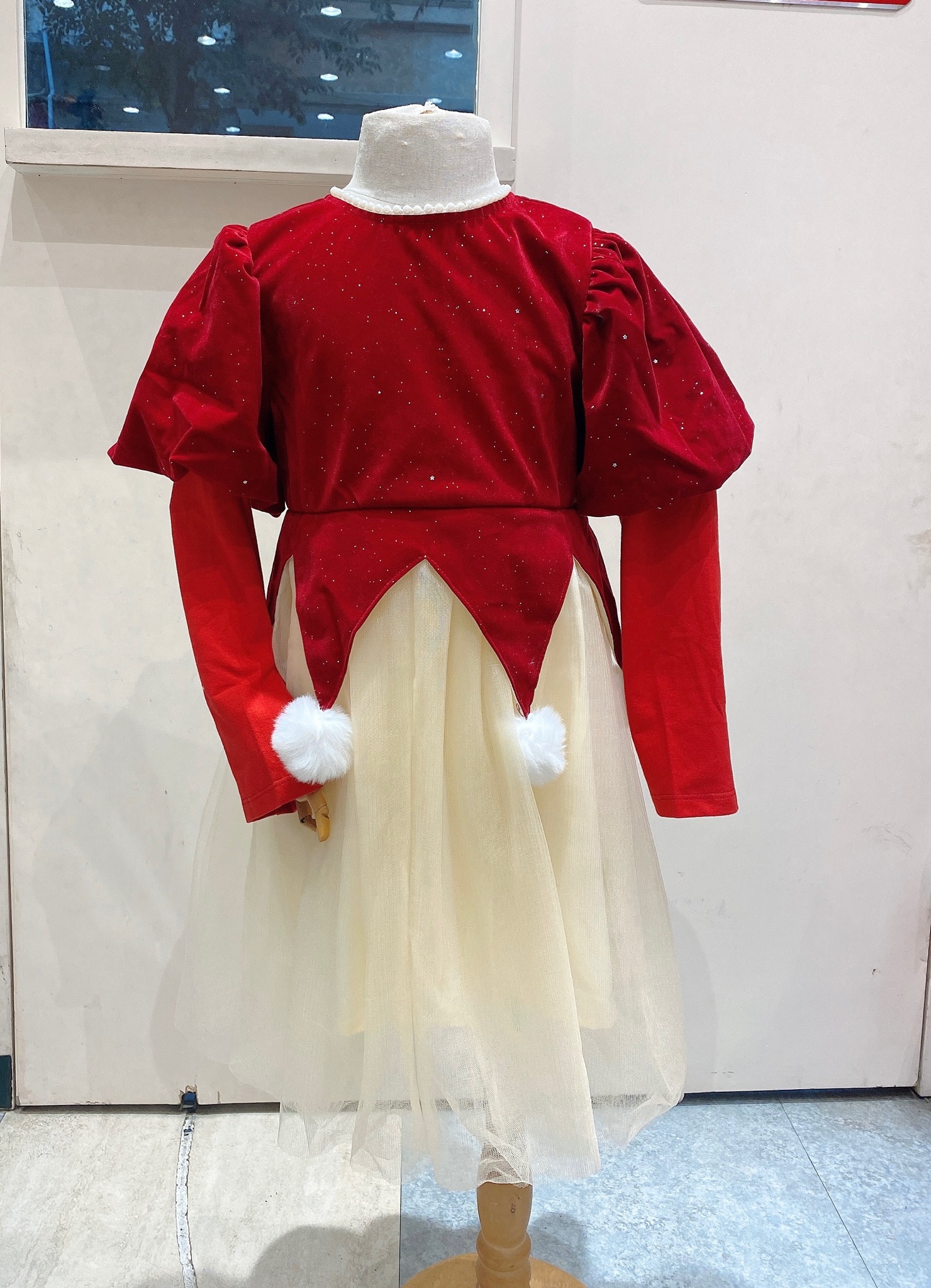 Váy nhung Melisa màu đỏ phối chân voan trắng cổ đính ngọc trai size 2 -12y