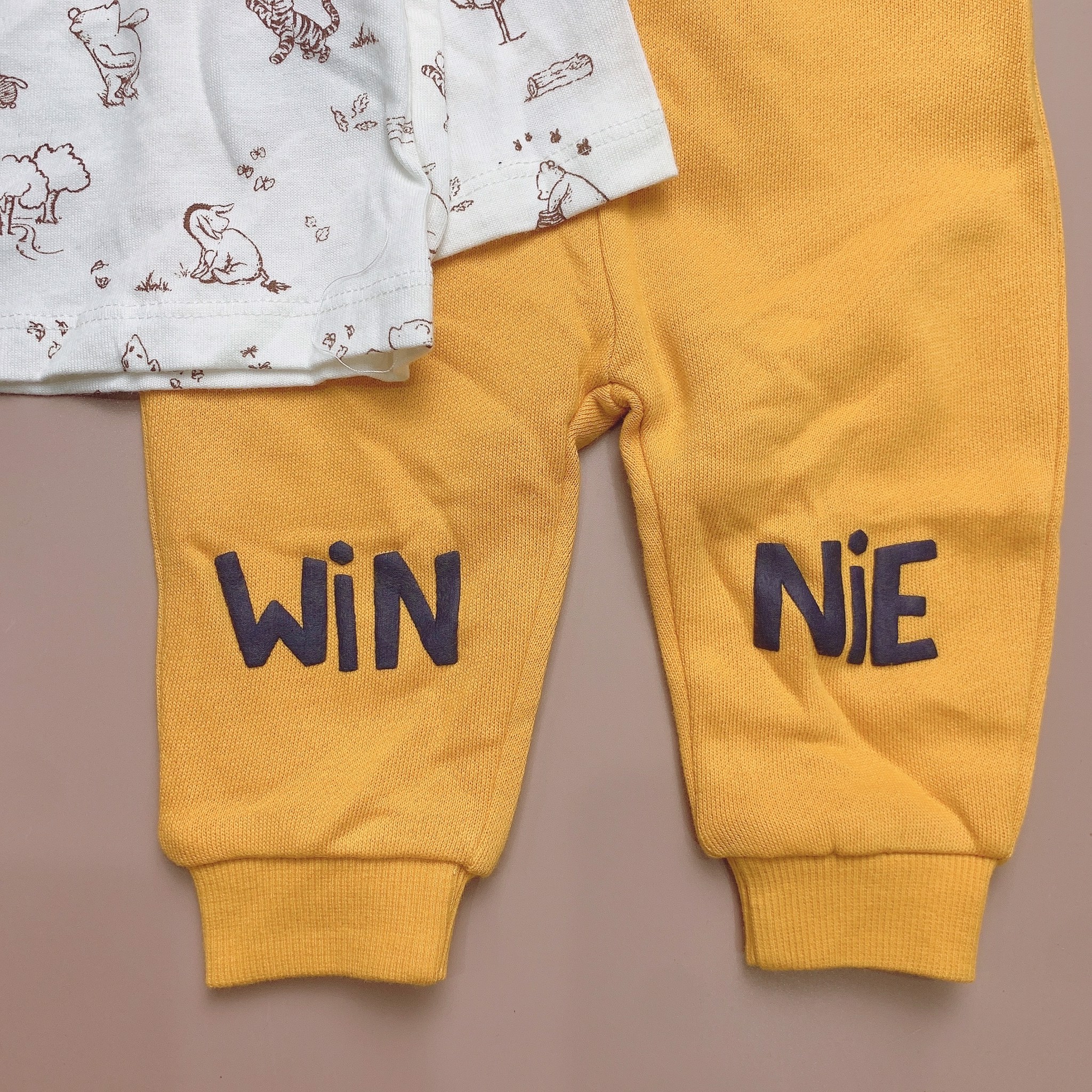 Set 3ct Disney C&A áo cotton + quần nỉ + yếm pooh BT