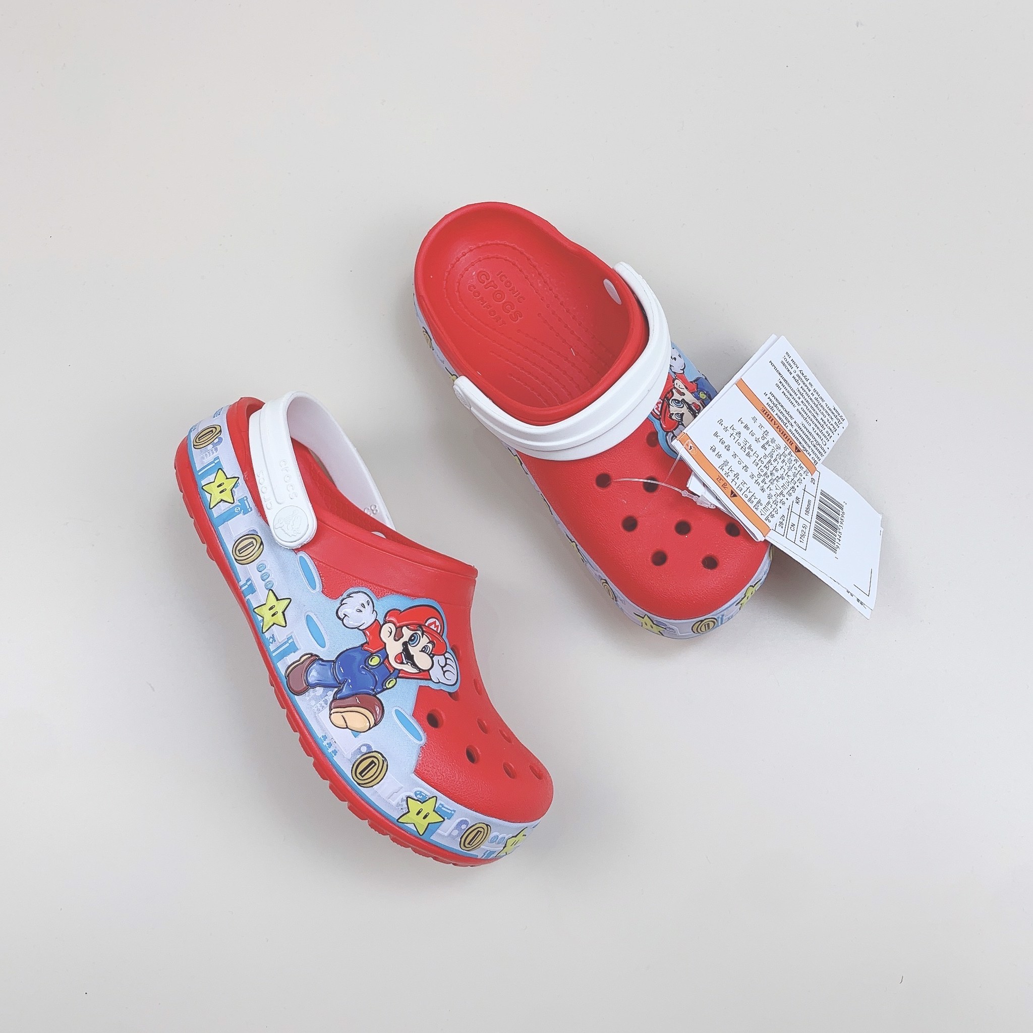 Sục crocs màu đỏ hình Mario SHIN Baby Closet