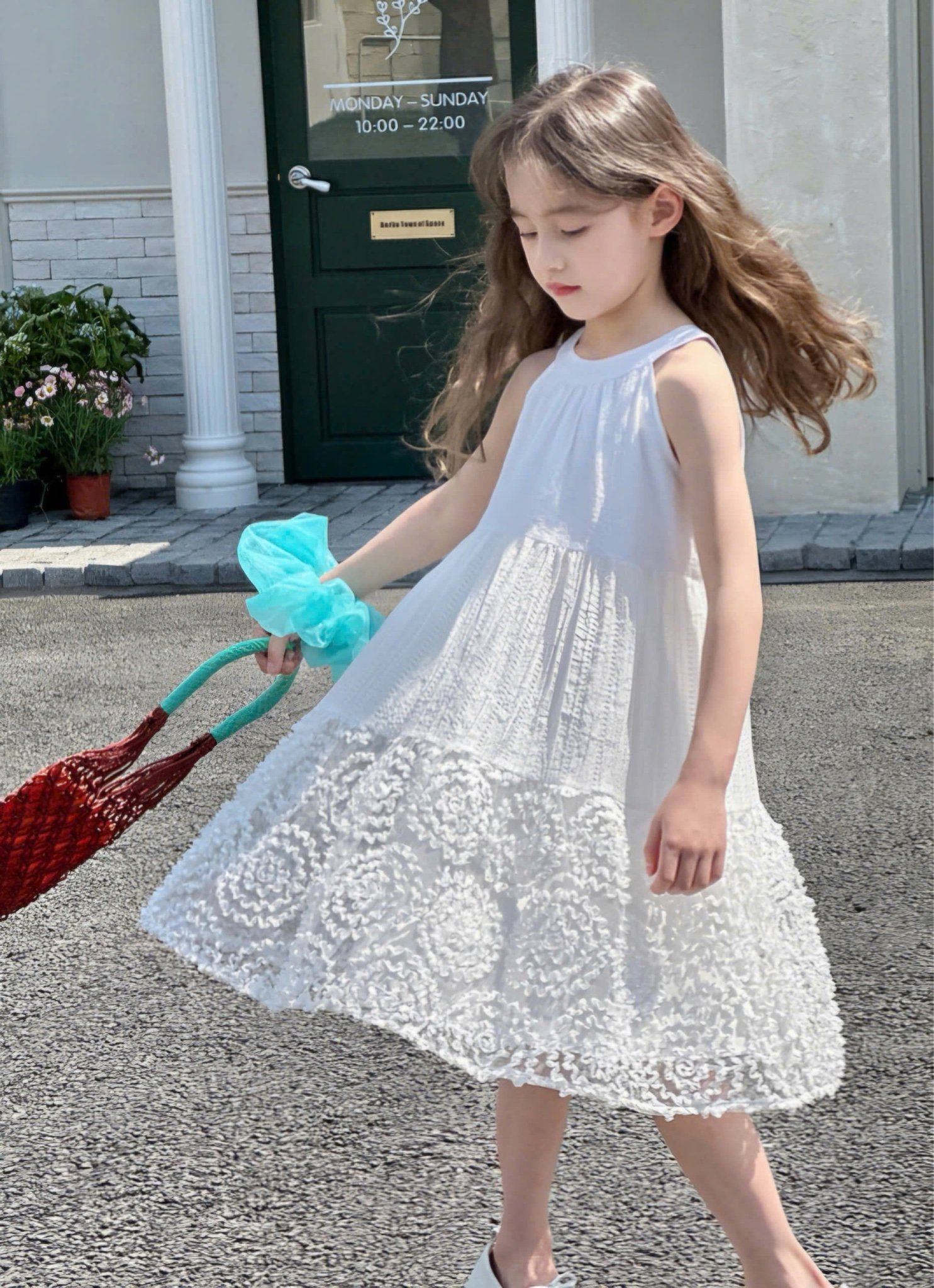MLS 4845 - Váy Melisa màu trắng cổ yếm chân voan hoa nổi bé gái size 2-12y