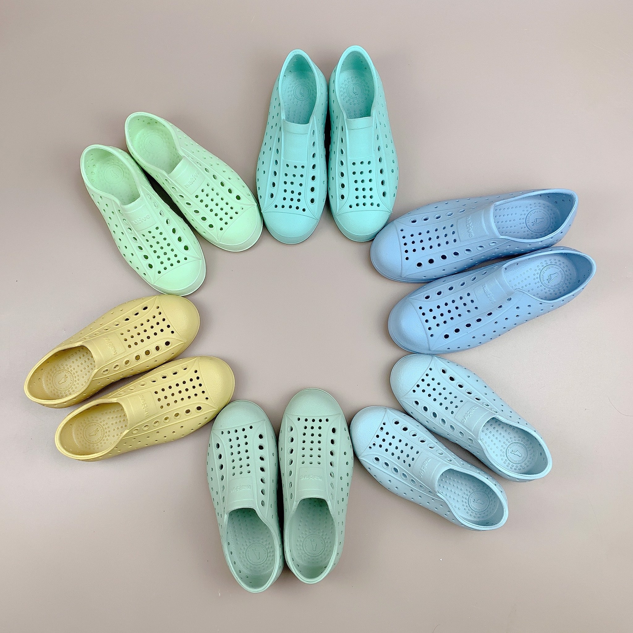 Giày Native bảng màu pastel 1