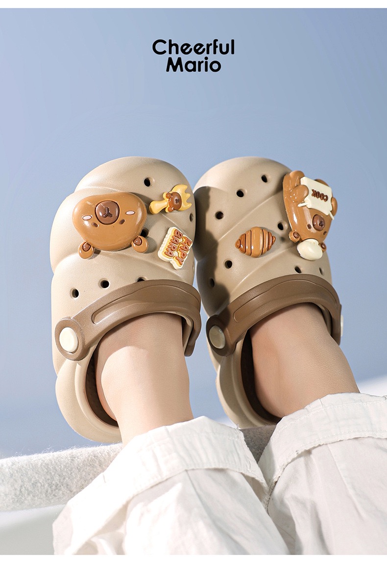 Sục nhựa Mario 2 màu hình Capybara size 140-190