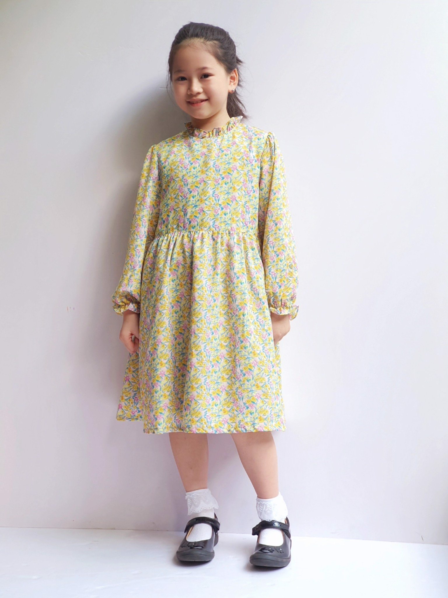 Váy chiffon Curlysue hoa nhí vàng hồng cổ bèo nhún eo