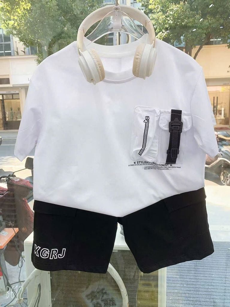 2503 - Bộ cotton QC dòng đại áo túi ngực 2 màu trắng/đen bé trai size 120-160