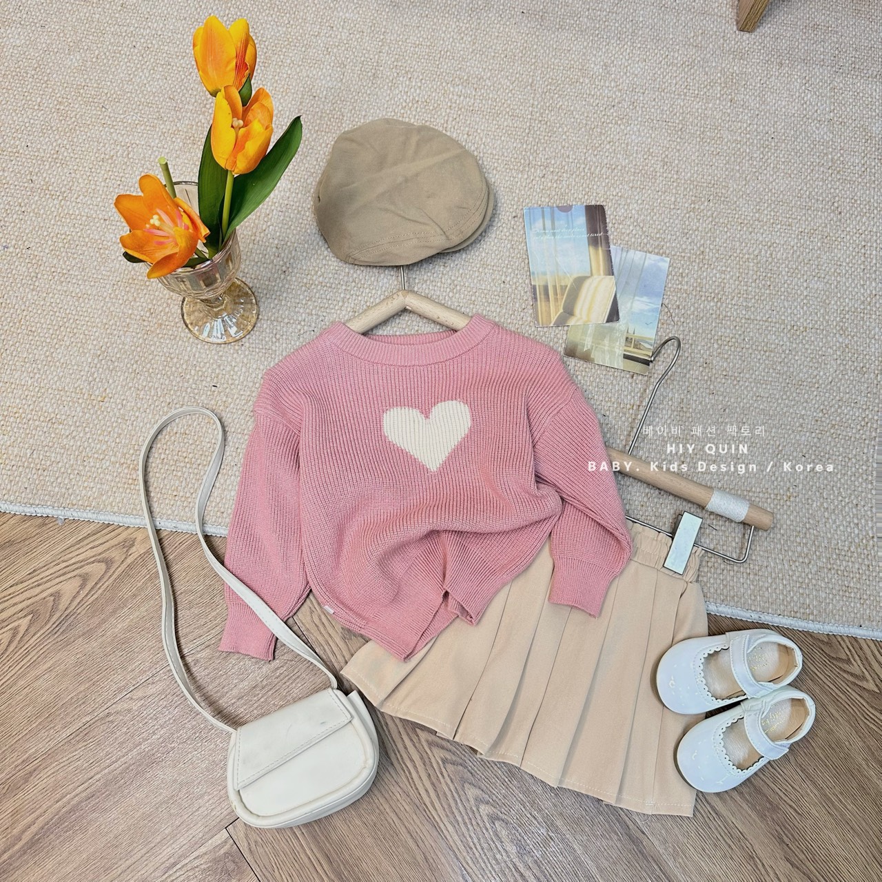 Set Hiy - Quin áo len hình tim - chân váy xếp li size 2 - 6y
